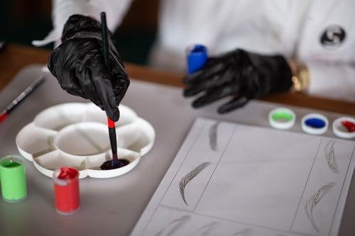 Σεμινάρια Microblading Σεμινάρια Αισθητικής Σεμινάριο Τατουάζ Φρυδιών Τρίχα- ΤρίχαΑθήνα Θεσσαλονίκη Ηράκλειο Κρήτης Symmetries® Antonios Balakeras