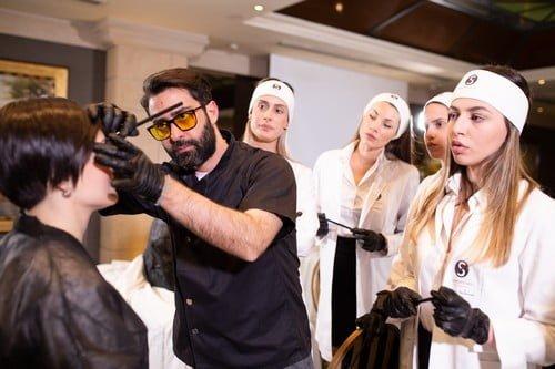 Σεμινάρια Microblading Σεμινάρια Αισθητικής Σεμινάριο Τατουάζ Φρυδιών Τρίχα- ΤρίχαΑθήνα Θεσσαλονίκη Ηράκλειο Κρήτης Symmetries® Antonios Balakeras