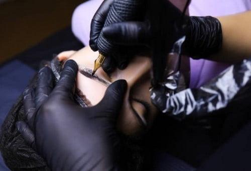 σεμιναρια pmu Φρυδιών Τατουάζ Φρυδιών με μηχάνημα Antonios Balakeras www.symmetries.gr