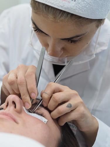 Σεμινάρια-eyelash-extensions-βλεφαρίδες-ελλάδα-Αθήνα-Θεσσαλονίκη-Ηράκλειο-Κρήτης-Symmetries-Antonios-Balakeras009.jpg